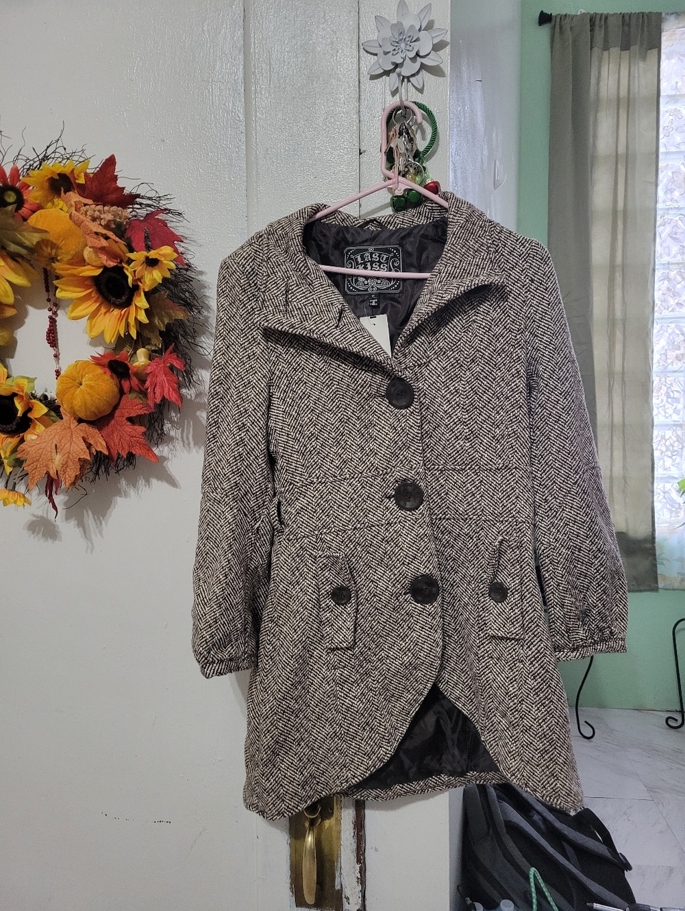 Discovery Women's Black & Cream Herringbone Pea Coat